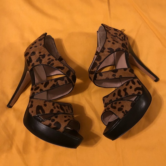 Pony Hair Leopard Strappy Platform - Picture 4 of 6